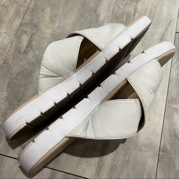 Cole Hana Leather Slipper - Picture 3 of 5